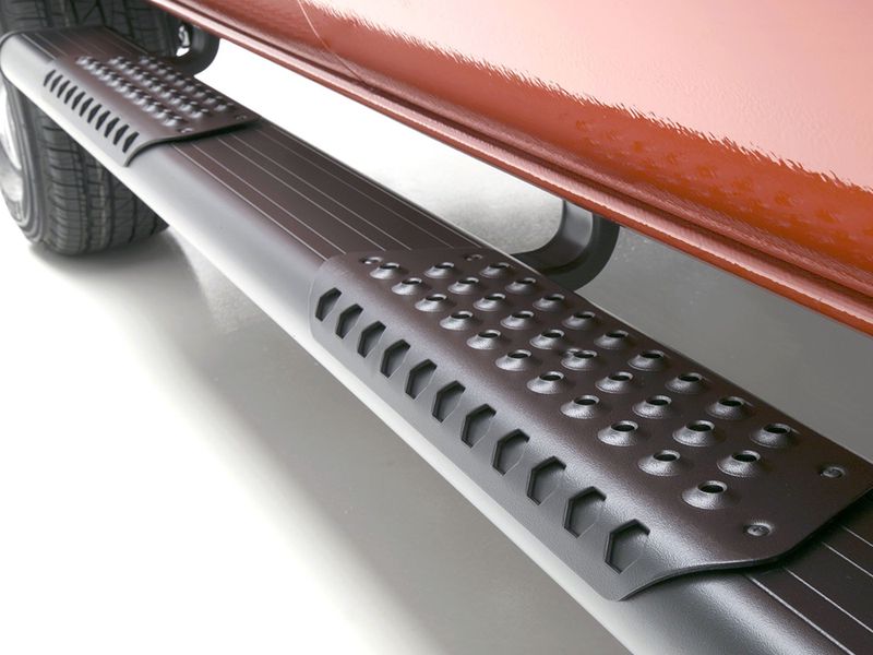 LUV584072571134 Luverne OMega II Black Running Boards Running